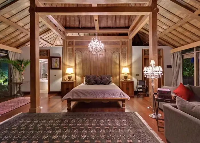 Kudus Boutique Estate In 100m To